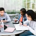 photo/college of Deakin Vice-Chancellor’s International Scholarship students-studying-together