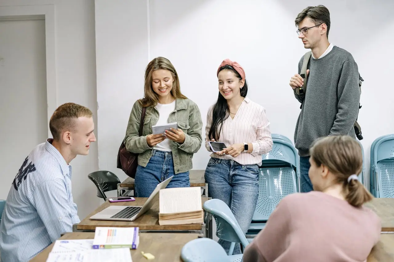 Tongarewa International Scholarship group-of-people-studying-together